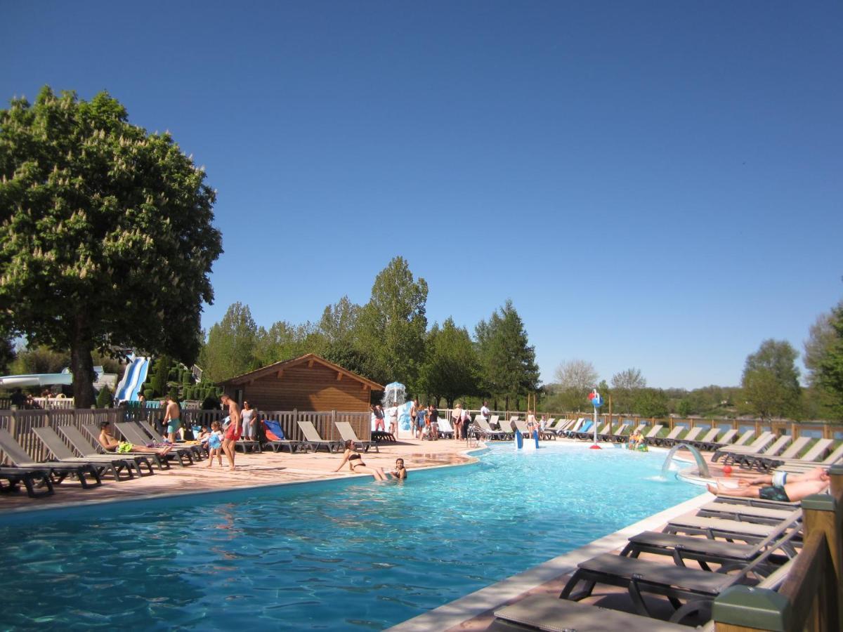 فندق Camping Le Caussanel Canet-de-Salars المظهر الخارجي الصورة